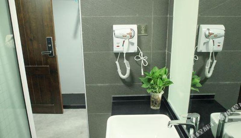 Zimmer - Tianmen Mountain) Huanlesong Holiday Apartment (Railway Station