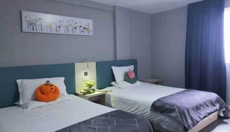 Zimmer - Wuyi Mountain Youth has your theme hotel