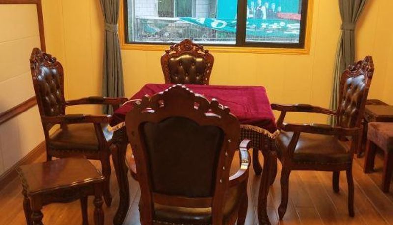 Zimmer - Yikai Business Hotel
