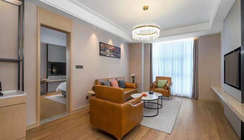 Suite - Vienna International Hotel (Zhangjiajie Stadium)