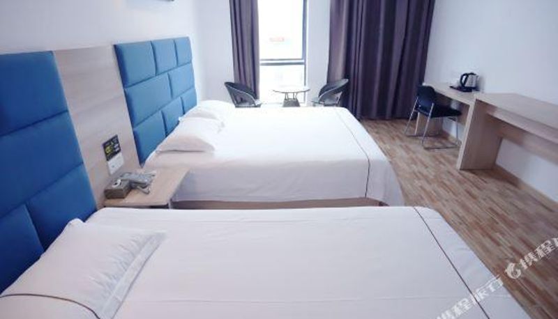 Familienzimmer - Junyi Hotel (Zhangjiajie Tianmenshan Cableway Station)