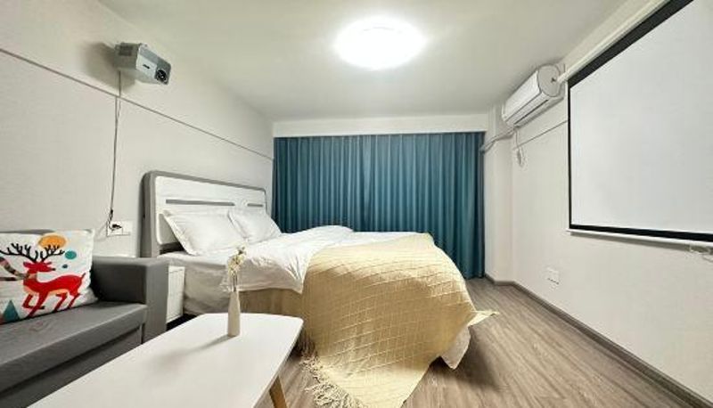 Camera - Luxi Apartment (Hangzhou Passenger Transport Center Sijiqing Clothing Great Market Store)
