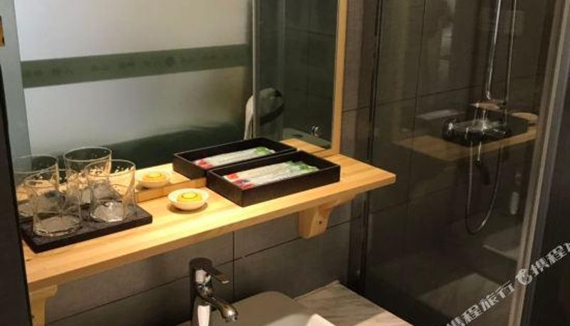 Business room - Mountainside Moonlight Hotel (Hangzhou West Lake Wushan Square Subway Station)