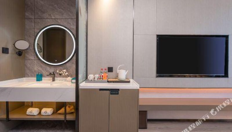 Camera business - Manji Hotel (Shihu East Road Subway Station)