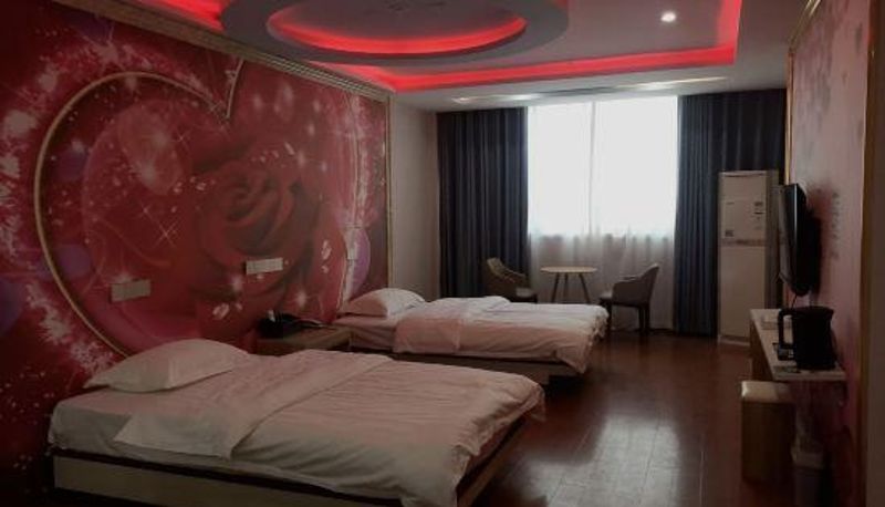 Camera - Pingbotai Business Hotel