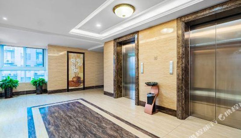 Recepción - Vienna 3 Good Hotel (Wuxi Railway Station Tianpeng Branch)