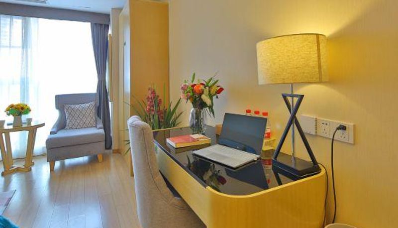 Camera - Yi su apartment (Qingdao petroleum university wuyue plaza store)