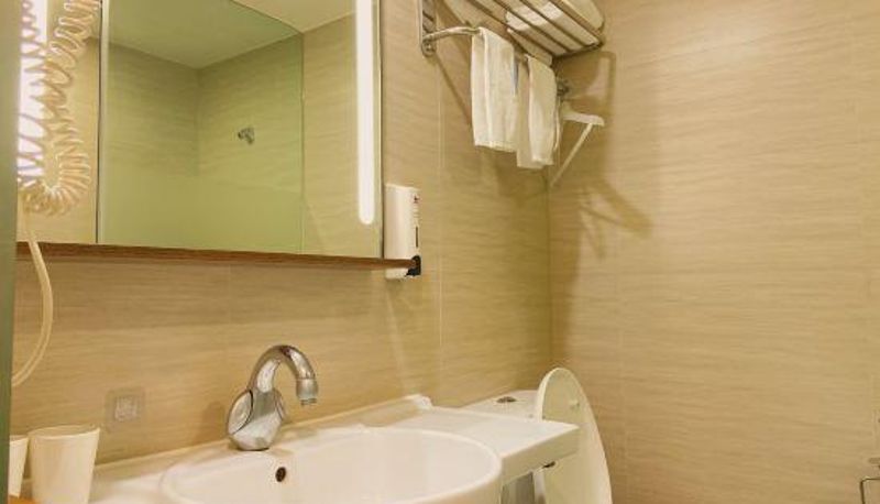Kamer - Riverside Apartment Hotel (Dalian Maritime University Shop)