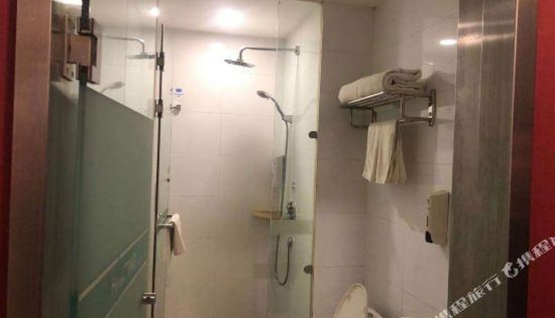 Chambre - Yijiang Haoting Express Hotel (Harbin Medical University Yiyuan Museum Subway Station)