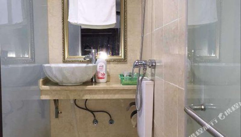 Camera - Baodian Hotel