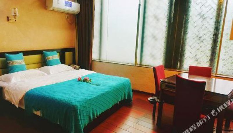 Camera business - Huangchao Hostel