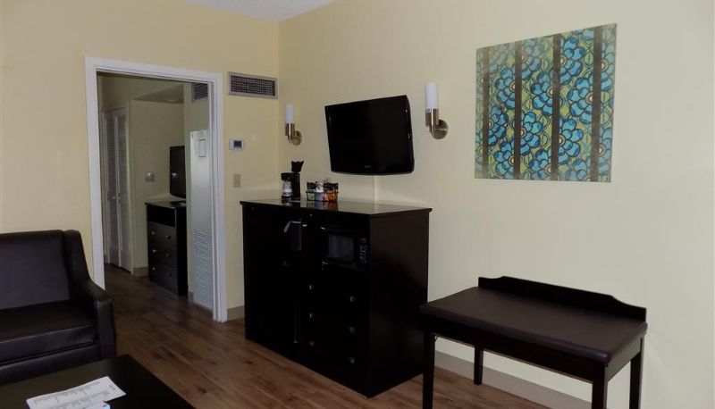 Suite - Best Western Plus Deerfield Beach Hotel & Suites