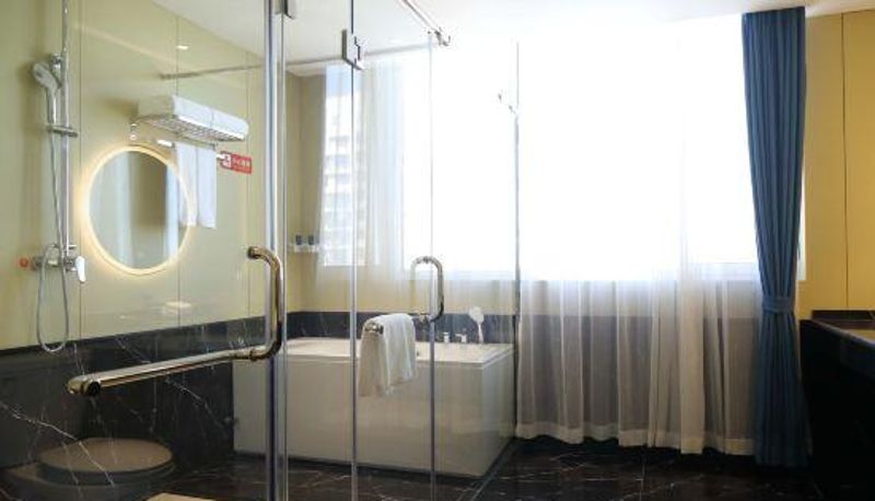 Camera business - Yue Lizun Hotel (Tianjin Jinghai No.1 Middle School Diwei Road)