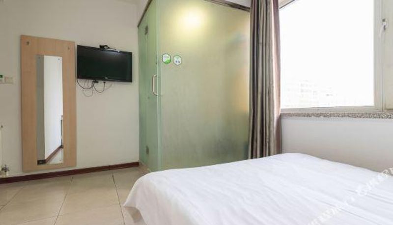 Kamer - Preferential Hotel (Tianjin 5th Avenue Wujiayao Subway Station)