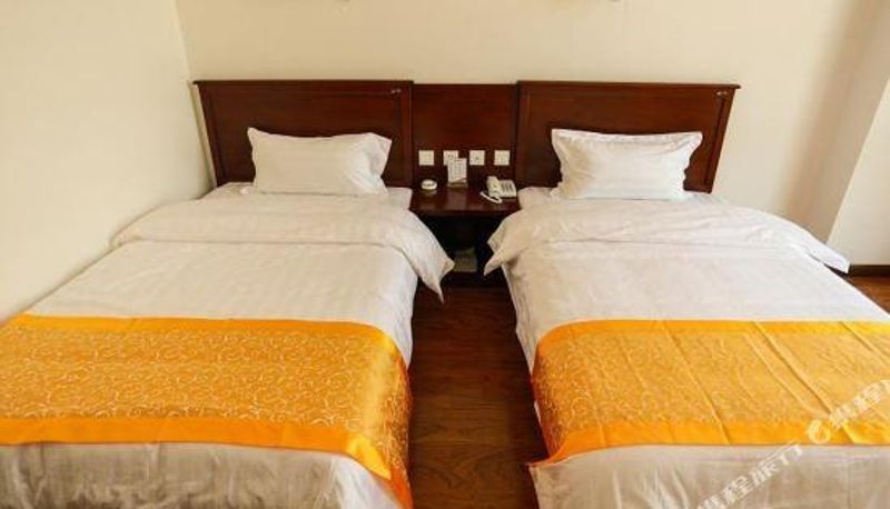 Kamer - Home Inn Huayi Selected Hotel (Baodi Yigou Commercial Plaza)