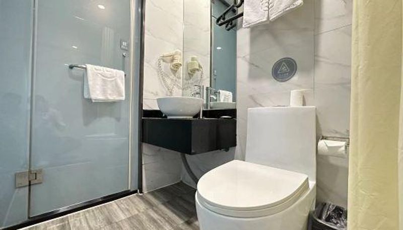 Camera - Elegance Life Hotel (Shanghai Jiangsu Road Metro Station)