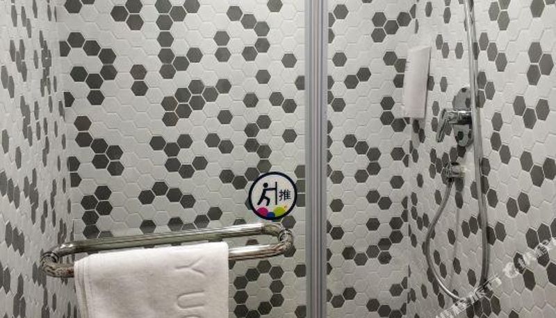 Camera - Friendship Hotel (Shanghai Zhongshan Hospital)