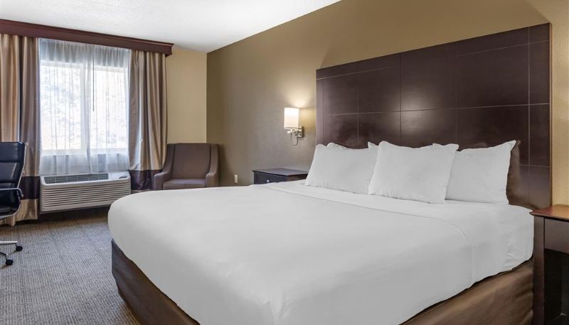 Camera - Comfort Inn & Suites