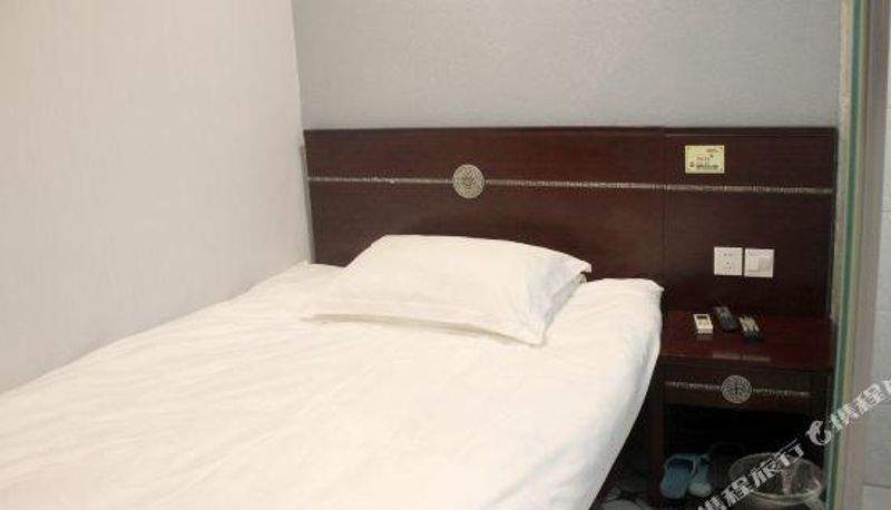 Chambre - Hongli Hotel (Shanghai Songhong Road Subway Station)