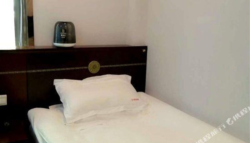 Chambre - Hongli Hotel (Shanghai Songhong Road Subway Station)
