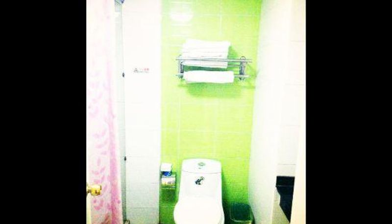 Zimmer - Shanghai Huiheng Motel