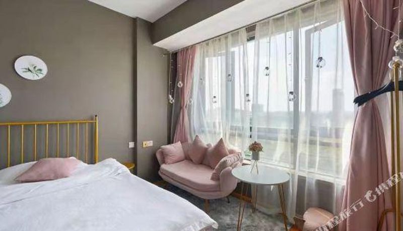 Kamer - Jane Eyre themed apartment