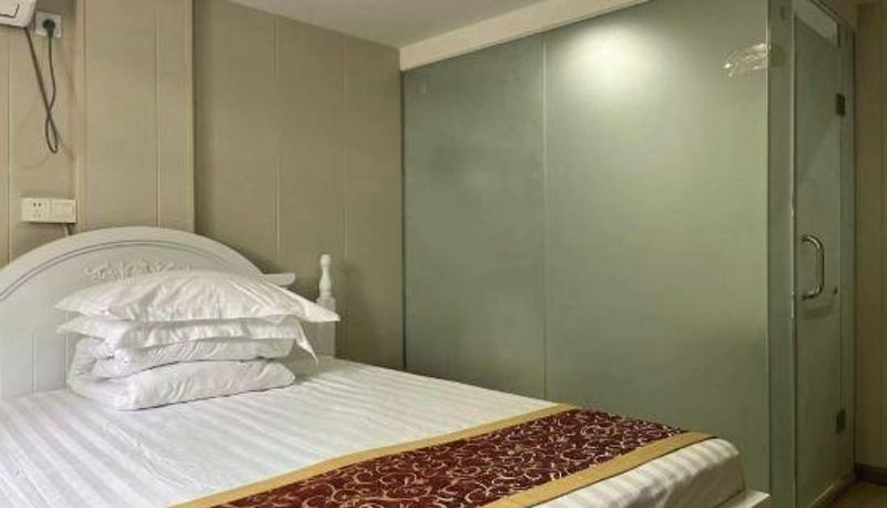 Camera - Ningbo 99 Preferred Hotel (Railway Station Store)