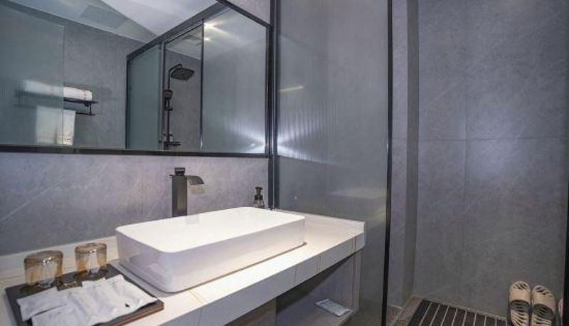 Room - Fanpo Meets Hotel