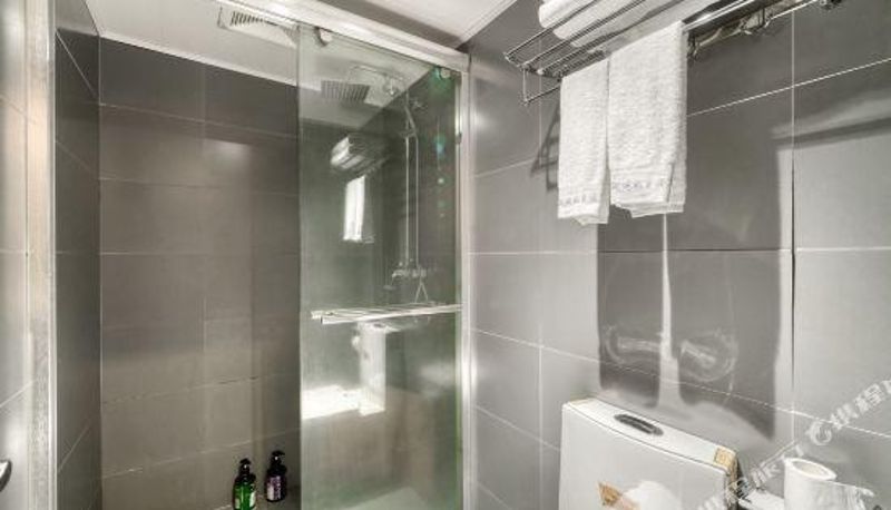Camera - Hyatt Regency Lishui Story Hotel