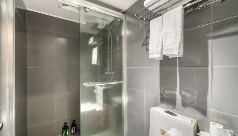 Camera - Hyatt Regency Lishui Story Hotel