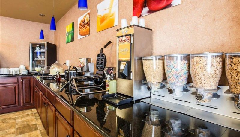 Restaurant - Quality Inn & Suites - Greensboro-High Point