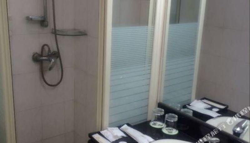 Zimmer - Foshan Fohua Hotel (Jihuayuan Subway Station Dongjian Century Plaza)