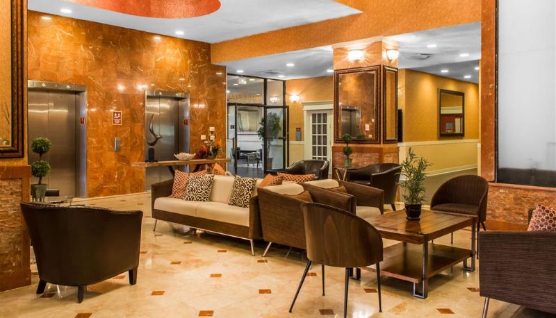 Lobby - Clarion Hotel Philadelphia International Airport