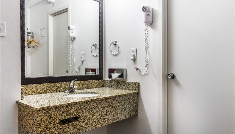 Zimmer - Clarion Hotel Philadelphia International Airport