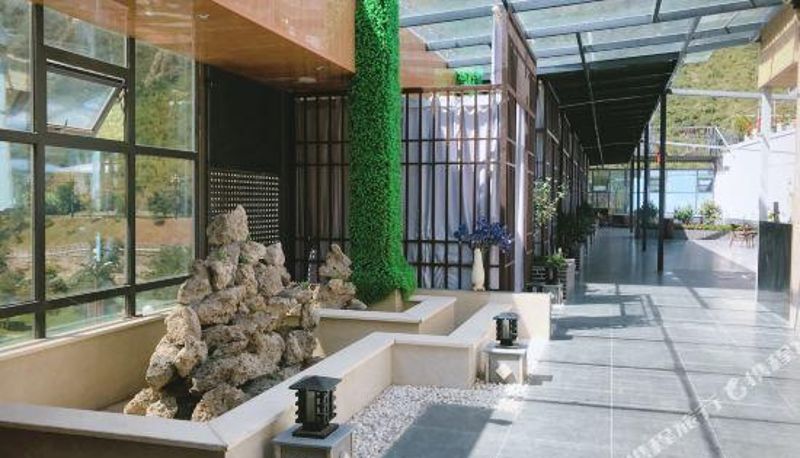 Recepcja - Jiuzhaigou Valley Scenic and Historic Interest Area Minglang Huaxia Hotel