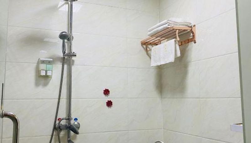 Kamer - Shenzhen Donghai Business Hotel (Shenzhen Shiyan Tangtou Branch)