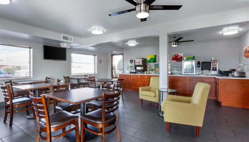 Restauracja - Quality Inn & Suites near Downtown Mesa