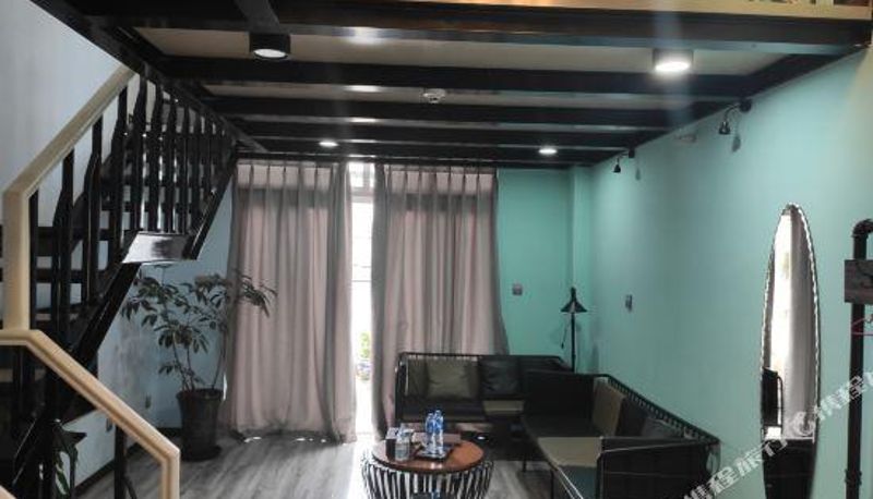 Pokój z balkonem - Chengdu Luofu Hotel