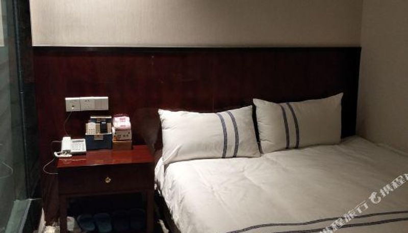 Camera - Orange Man Apartment (Shuangliu Korea City Store)