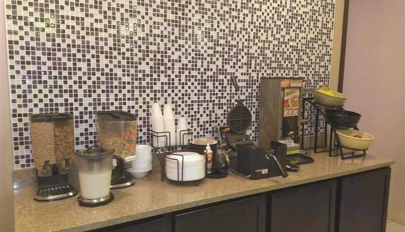 Vista interior - La Quinta Inn by Wyndham Lincoln