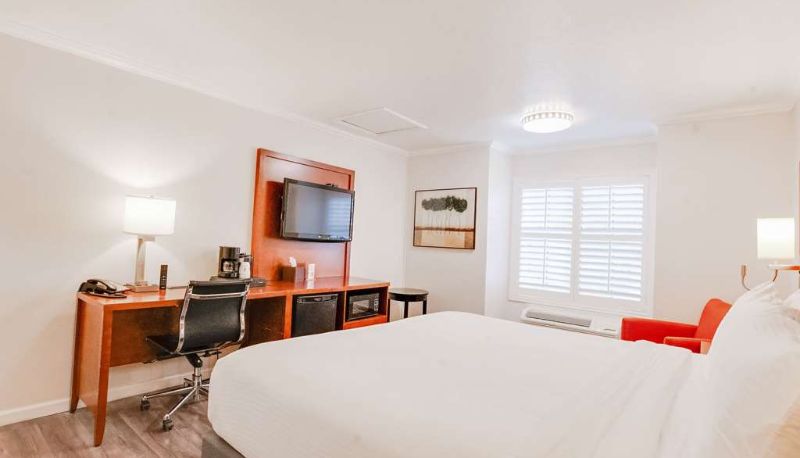 Camera - Ramada by Wyndham Mountain View