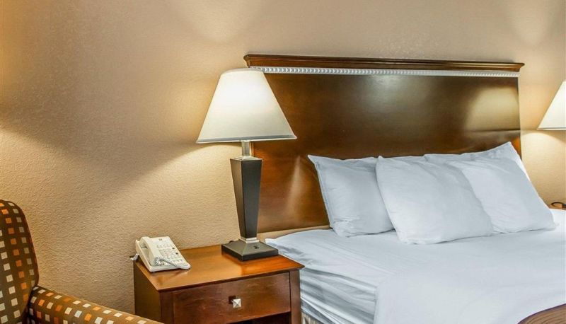 Zimmer - Quality Inn & Suites Mount Pleasant