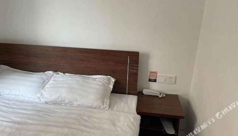 Zimmer - Yijia Express Hotel (Pikou Port Branch)