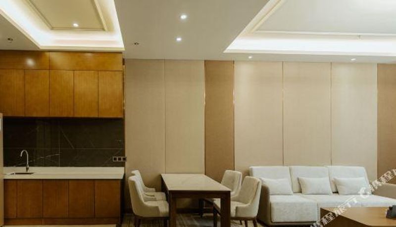 Camera business - Royal High-tech Hotel，Rongchang