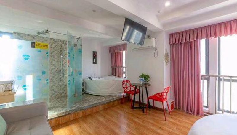 Camera - Linquan Holiday Hotel (R&F City)