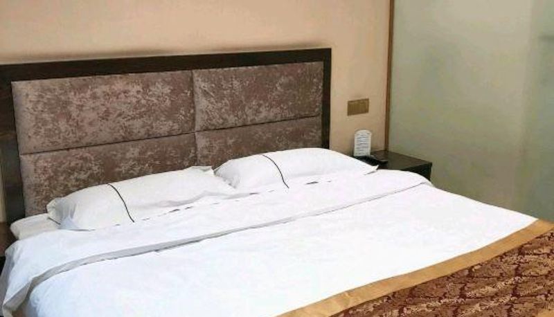 Camera - Chongqing Yiqun Business Hotel