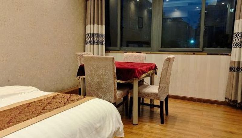 Camera - Chongqing Yiqun Business Hotel