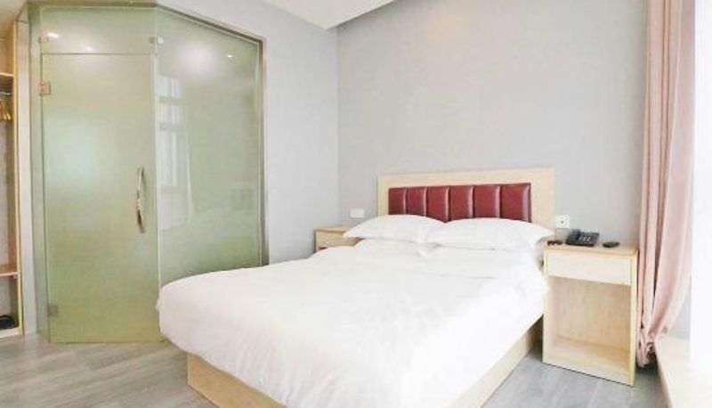 Camera - Home Inn Park Cloud Hotel (Shanghai Jiayi Road Subway Station Store)