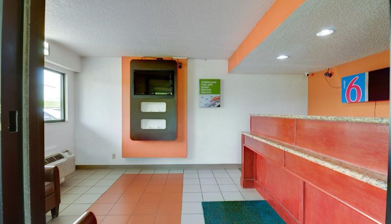 Salón - Motel 6 Kansas City