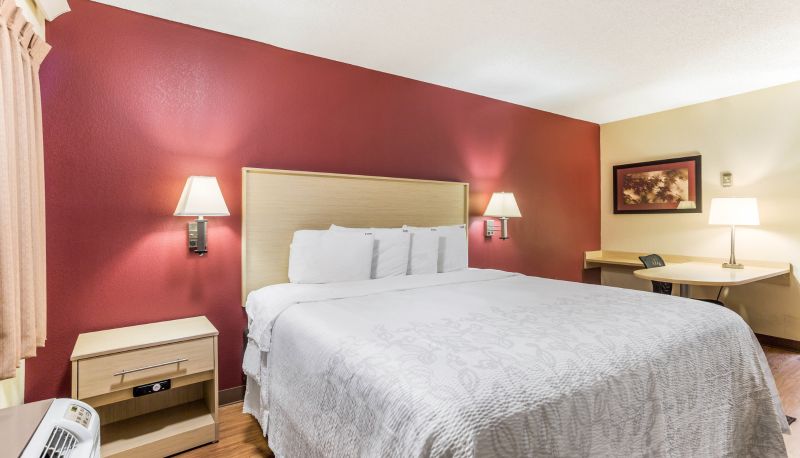Zimmer - Red Roof PLUS+ Nashville North - Goodlettsville